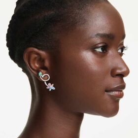 Ariana Grande X Swarovski dråbeøreringe med ørekappe i blandede slibninger, guldsmed, blomst, flerfarvet, rhodineret