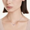 Ariana Grande X Swarovski vedhæng med blandede slibninger, guldsmed, flerfarvet, rhodineret Ariana Grande X Swarovski vedhæng med blandede slibninger, guldsmed, flerfarvet, rhodineret