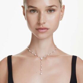 Ariana Grande X Swarovski Y halskæde med blandede slibninger, krystalperle, hjerte, hvid, rhodineret
