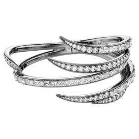 Armbåndet “Feather” fra The Vienna Collection, hvidt, rutheniumbelagt