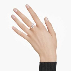 Constella åben ring med krystalperler, runde slibninger, hvid, rhodineret