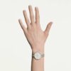 Cosmopolitan-ure, fremstillet i Schweiz, metalarmbånd, sølvfarvet, finish i blandede metaller Cosmopolitan-ure, fremstillet i Schweiz, metalarmbånd, sølvfarvet, finish i blandede metaller