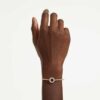 Dextera-armring med rundslibede krystaller, hvid, guldbelagt Dextera-armring med rundslibede krystaller, hvid, guldbelagt