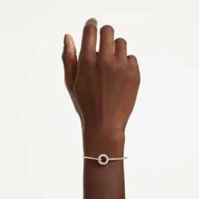 Dextera-armring med rundslibede krystaller, hvid, guldbelagt Dextera-armring med rundslibede krystaller, hvid, guldbelagt