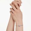 Dextera armring, rundslibet, hvid, rhodiumbelagt Dextera armring, rundslibet, hvid, rhodiumbelagt