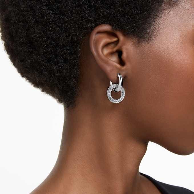Dextera hoop-øreringe, asymmetrisk design, sammenflettede ringe, hvid, rhodiumbelagt Dextera hoop-øreringe, asymmetrisk design, sammenflettede ringe, hvid, rhodiumbelagt