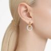 Dextera hoopøreringe, asymmetrisk design, sammenkoblede ringe, hvid, forgyldt Dextera hoopøreringe, asymmetrisk design, sammenkoblede ringe, hvid, forgyldt