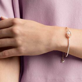 En rundslibet ovalt armbånd, hvid, rosaguldbelagt En rundslibet ovalt armbånd, hvid, rosaguldbelagt