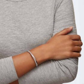 Hyperbola armring, rundslibet, hvid, rhodineret Hyperbola armring, rundslibet, hvid, rhodineret