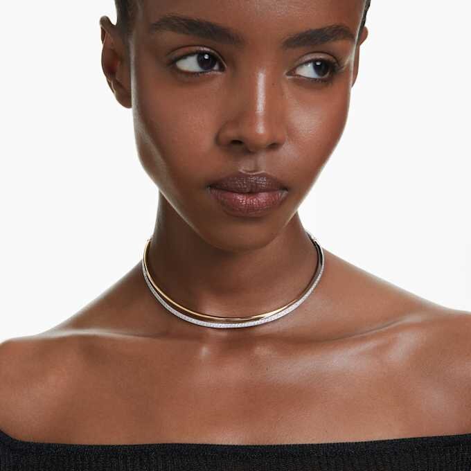 Hyperbola-choker med rundslibede, hvide krystaller og blandet metalfinish Hyperbola-choker med rundslibede, hvide krystaller og blandet metalfinish