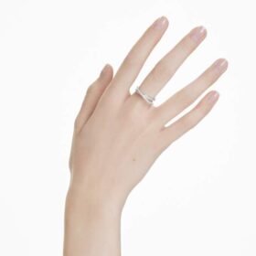 Hyperbola-ring med blandede slibninger, hvid, rhodiumbelagt Hyperbola-ring med blandede slibninger, hvid, rhodiumbelagt