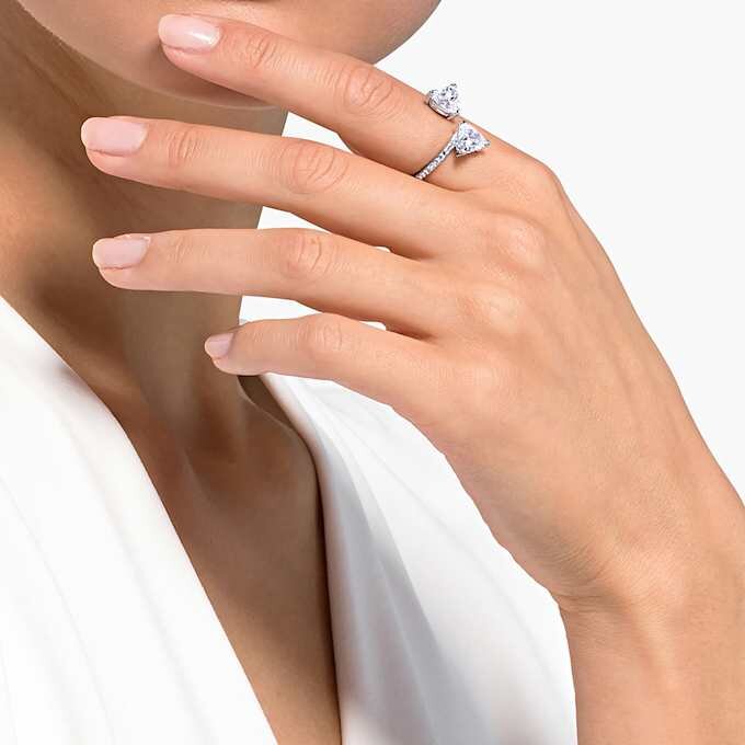 Mesmera åben ring med hjerteformet slibning, pavé, hvid, rhodineret Mesmera åben ring med hjerteformet slibning, pavé, hvid, rhodineret